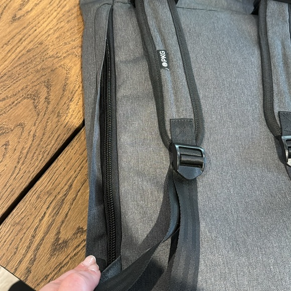 PKG backpack with laptop sleeve - Picture 10 of 12
